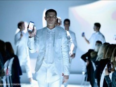 Galaxy S6 And S6 edge Hit The Runway At Paris Fashion Week