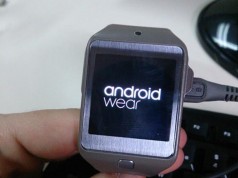 Developers Finally Run Android Wear on Samsung Gear 2