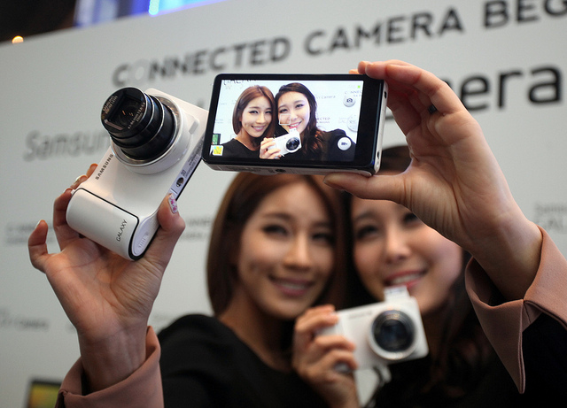 Samsung India sales Samsung tops smartphone race in India