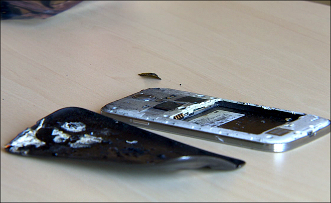 130919 manolo rodriguez phone 660 Samsung Galaxy S4 Caught Fire