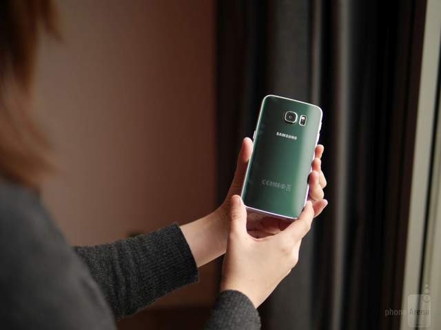 Samsung Galaxy S6 Edge 4