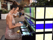 Samsung Builds A Piano With 112 Galaxy Tab S2